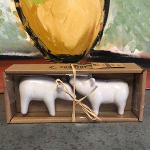 The Country Collection White Ceramic Pig Shakers